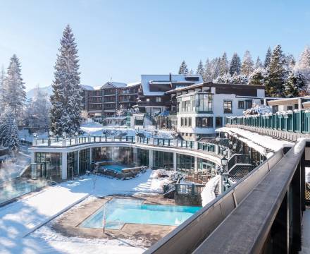 Außenansicht Alpin Resort Sacher Winter