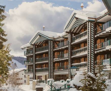 Außenansicht Alpin Resort Sacher Stammhaus Winter