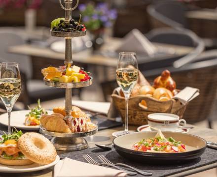 Frühstück mit Champagner im Alpin Resort Sacher