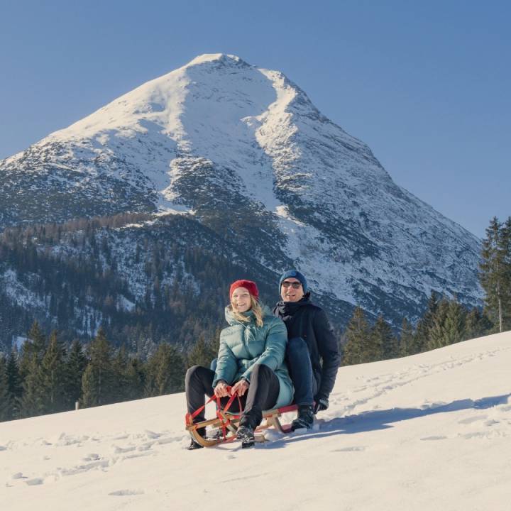 Schlittenspaß für Groß und Klein: Rodeln in Tirol - Sacher Seefeld