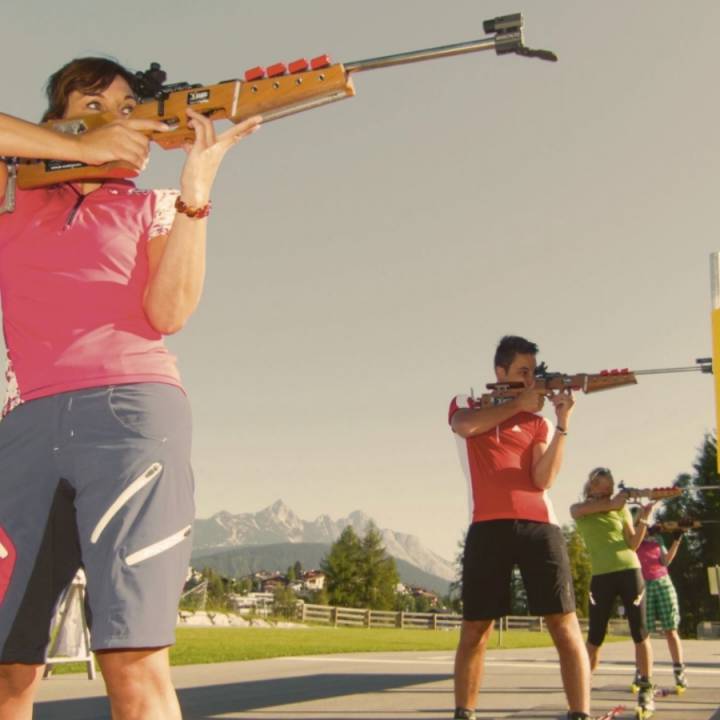 Zwischen Herzschlag und Zielscheibe: Sommer-Biathlon - Sacher Seefeld