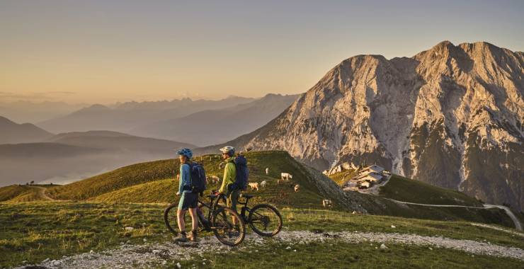 Über Almwiesen und durch Klammen: Wandern am Seefelder Hochplateau - Sacher Seefeld