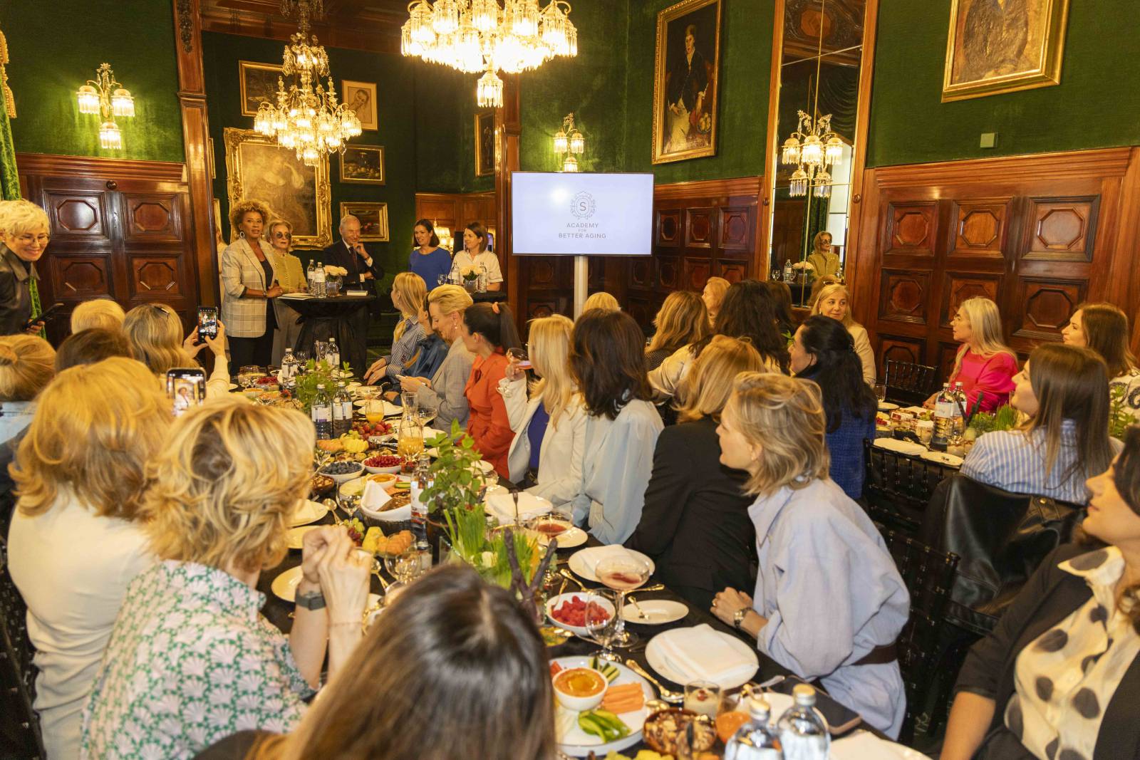 Better Aging Breakfast Event im Hotel Sacher Wien Symbolfoto