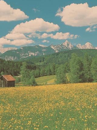 Rauf auf die Berge bei heißen Temperaturen! Symbolfoto