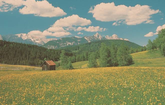 Rauf auf die Berge bei heißen Temperaturen! Symbolfoto
